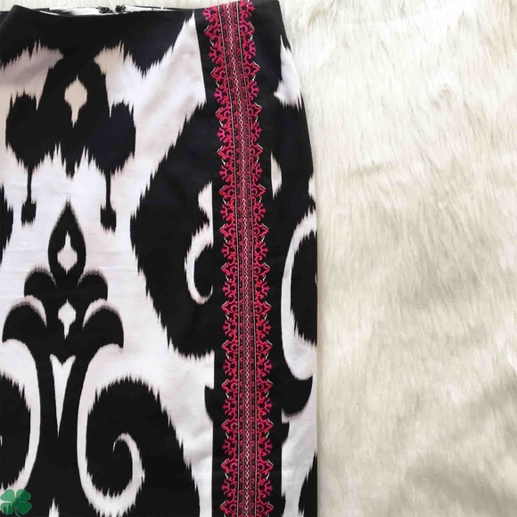 WHBM black Ikat Print Pencil Skirt Size 8 - Picture 3 of 7